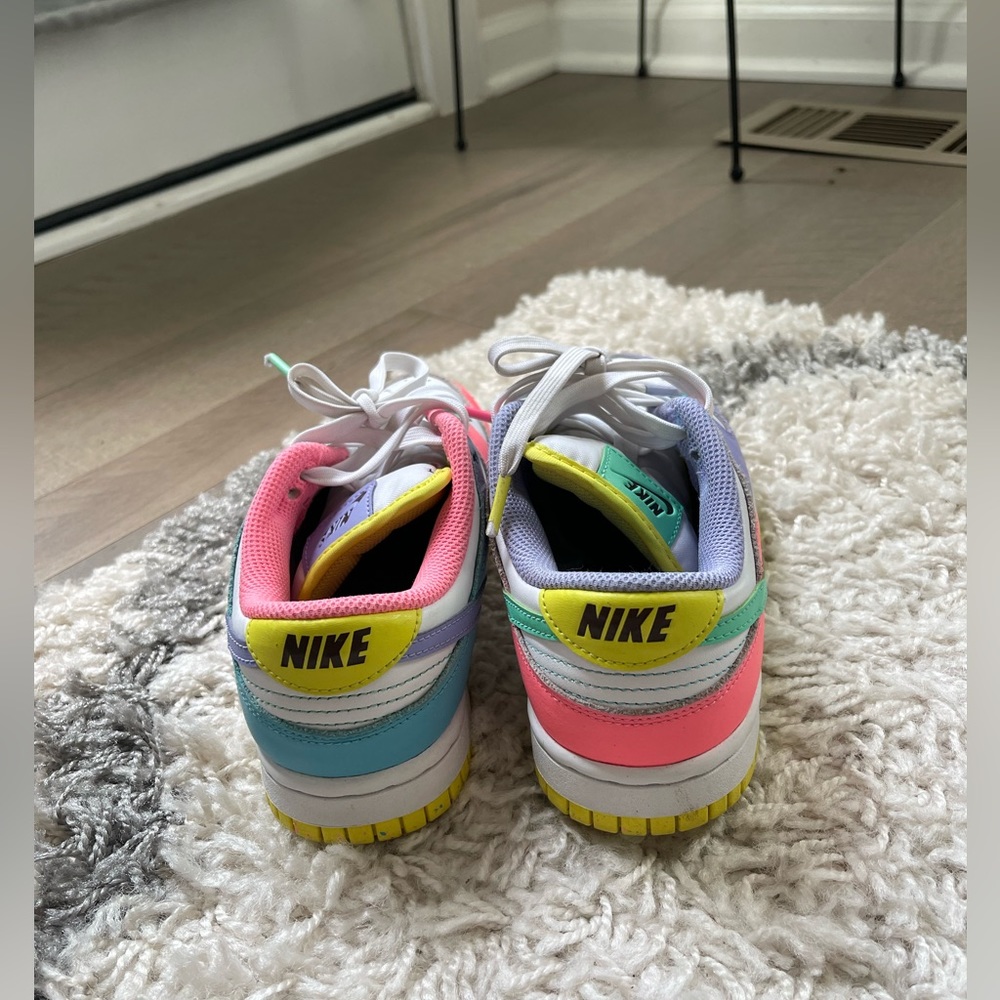 Nike - Picture 4 of 4